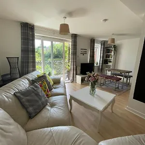Pass The Keys Lovely 2bedroom Flat With Balcony Apartment